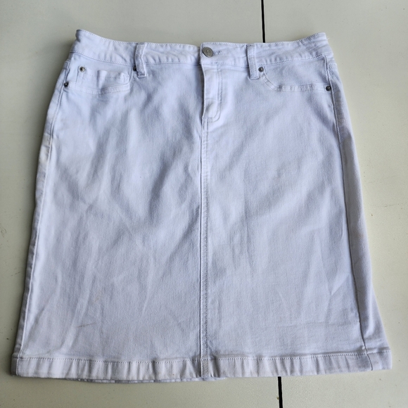 G H Bass & Co Women's Strerch Denim Skirt White Back Slit Cotton Blend Sz 10 - Picture 1 of 8